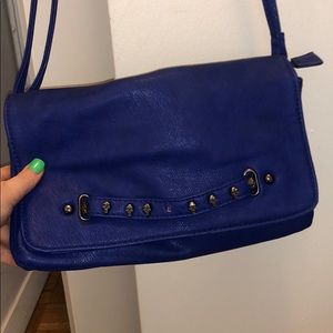 Skull royal blue purse. Worn maybe 5 times.